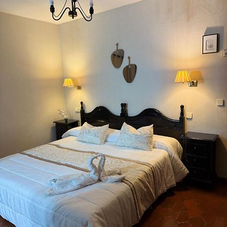 El Valle Hostal Restaurante La Pradera de Navalhorno Екстериор снимка