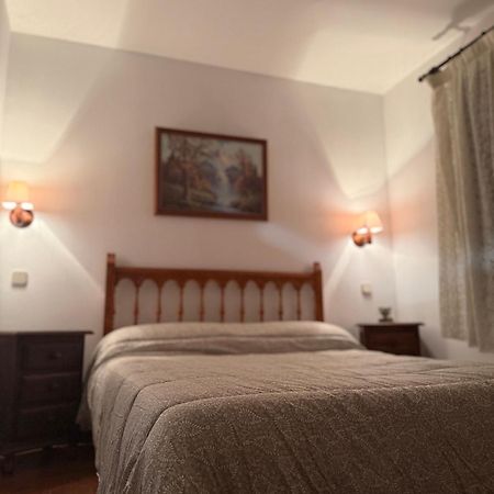 El Valle Hostal Restaurante La Pradera de Navalhorno Екстериор снимка
