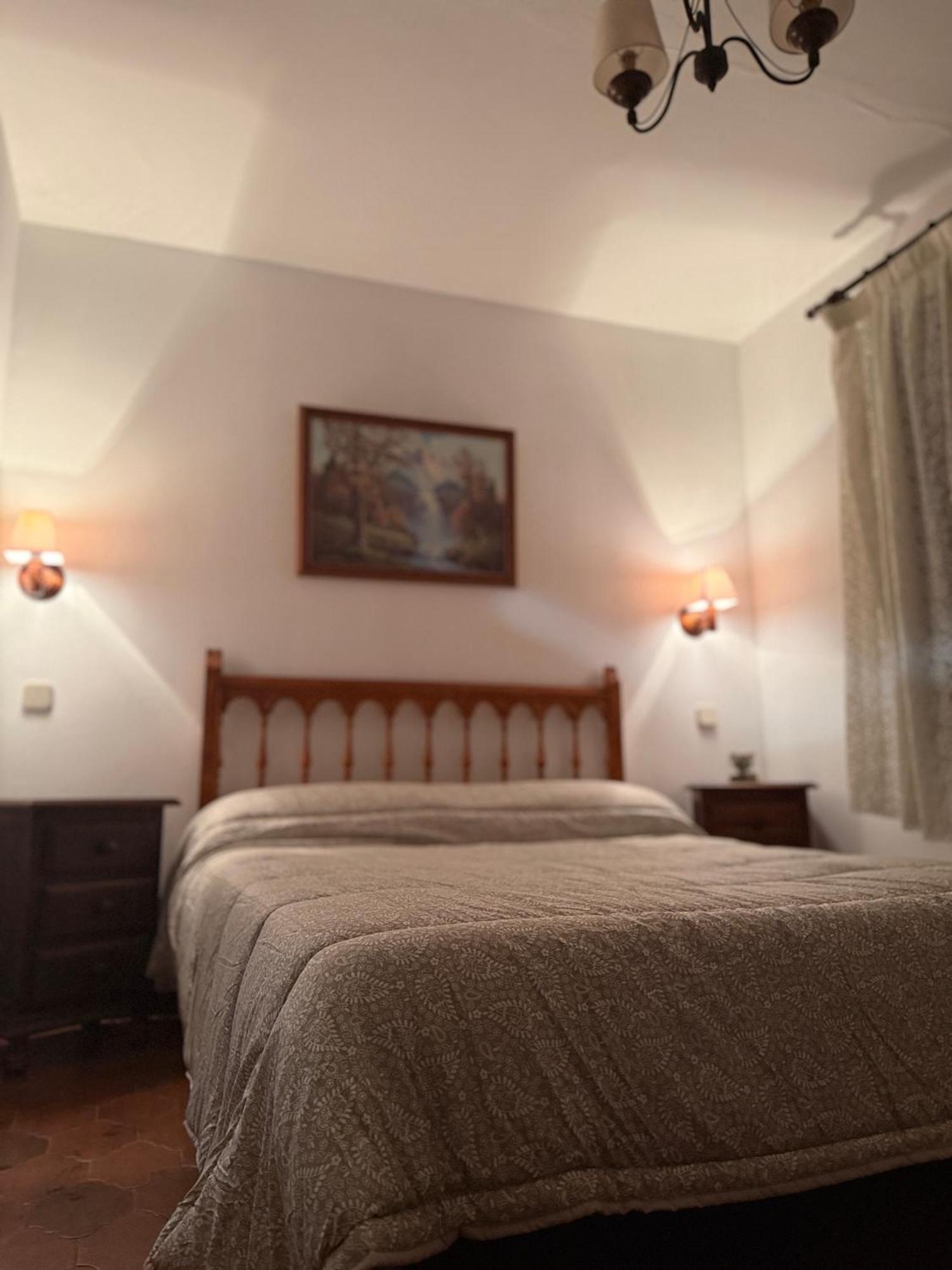 El Valle Hostal Restaurante La Pradera de Navalhorno Екстериор снимка
